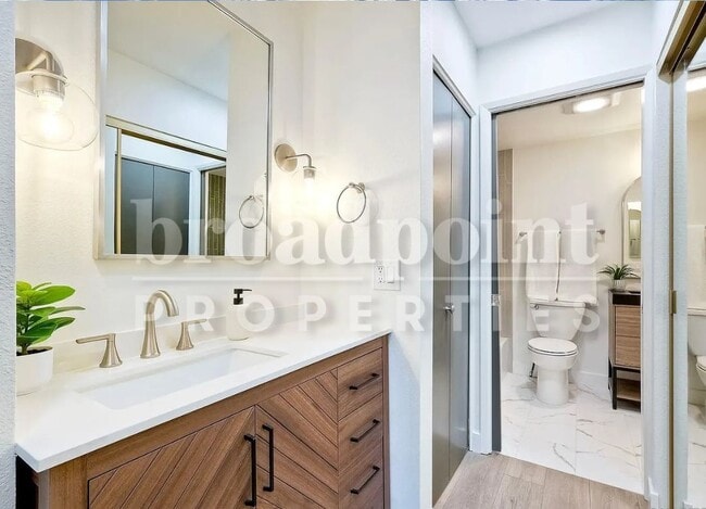 Building Photo - 2507 Navarra Dr