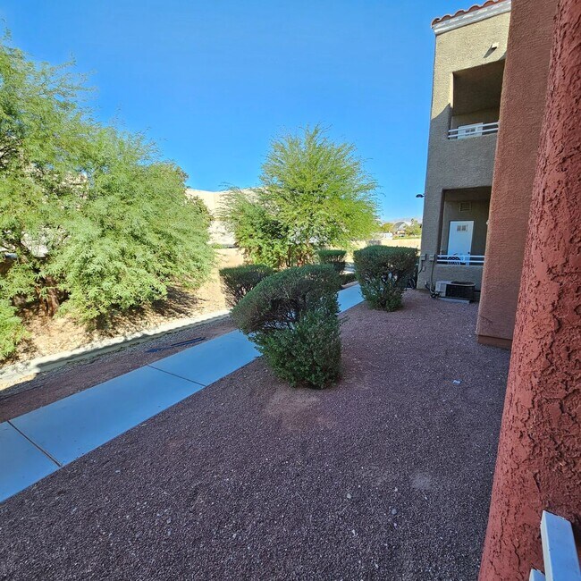 Building Photo - WOW! 3 bed 2 bath gated condo near Nellis AFB.. REMODELED!