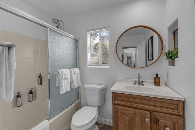 Building Photo - 45460 Coldbrook Ln