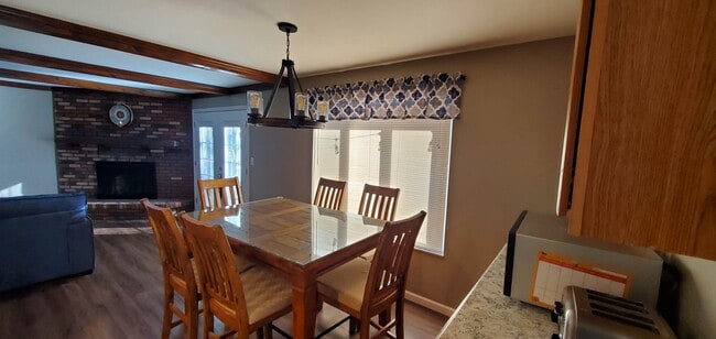 Building Photo - 2032 Meadowside Ln