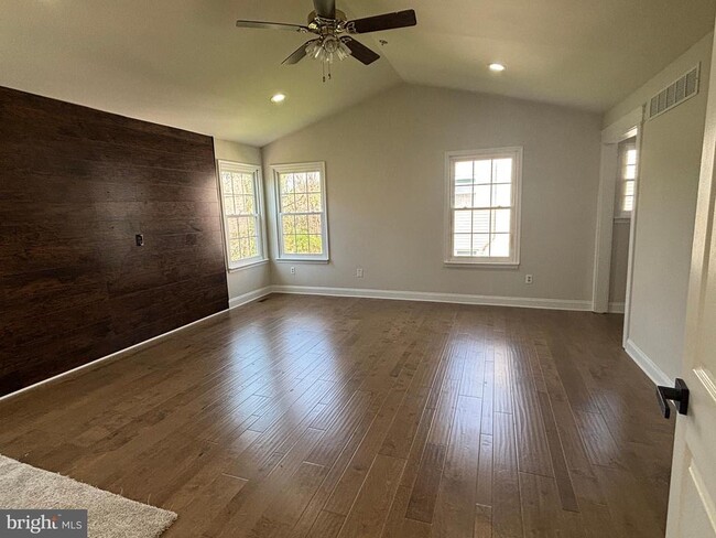 Building Photo - 34 Ironwood Dr