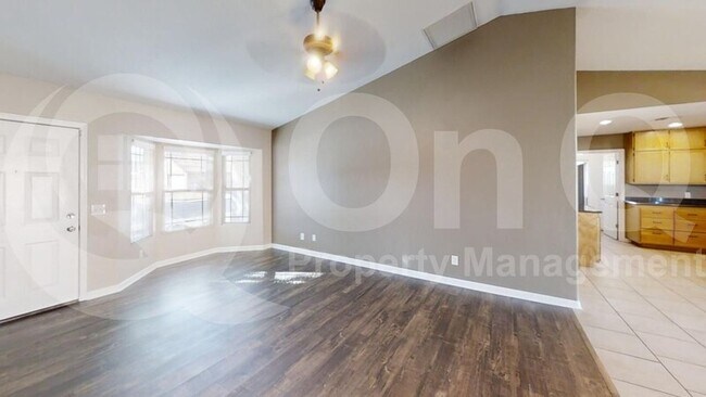 Building Photo - 470 E Juanita Ave