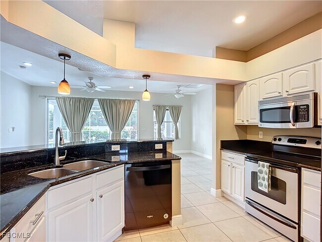 Building Photo - 4930 SW 25th Ct