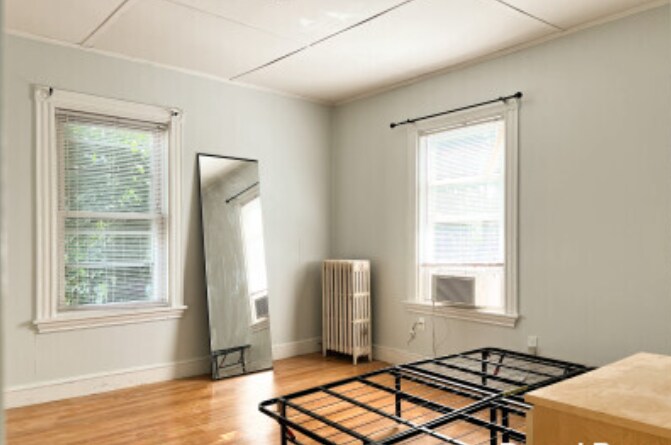 Building Photo - 14 Smythe St