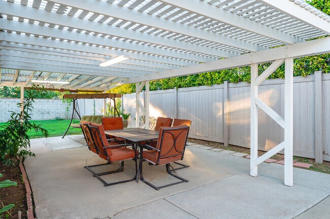 Building Photo - 1751 Belmont Ave