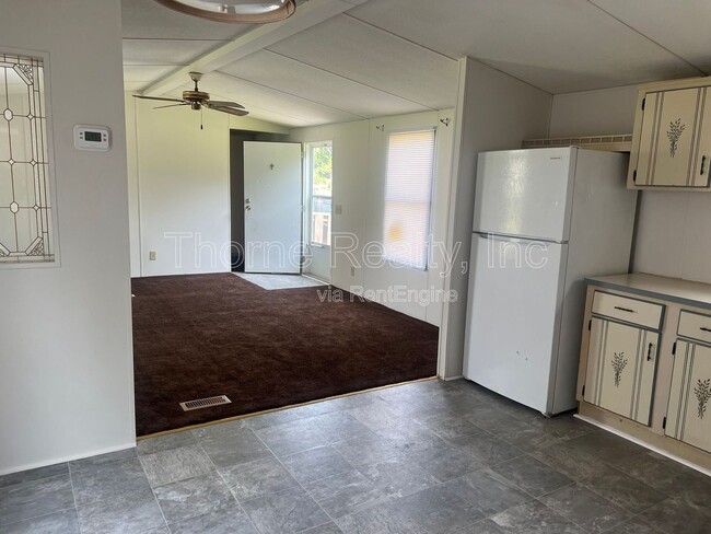 Building Photo - 164 Matts Ln