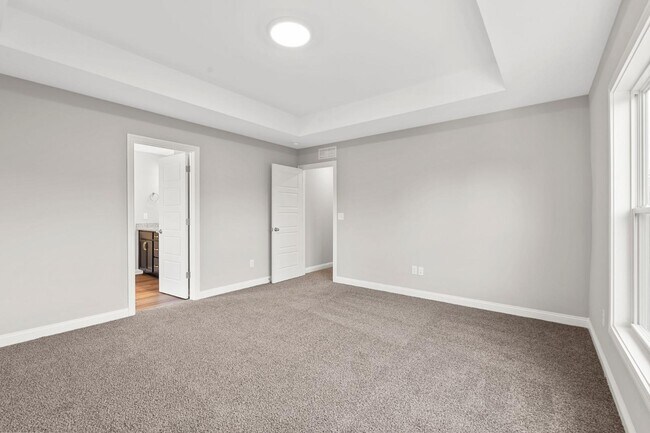 Building Photo - 453 Friendly Ave