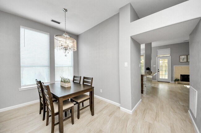 Building Photo - 20922 Whitevine Way