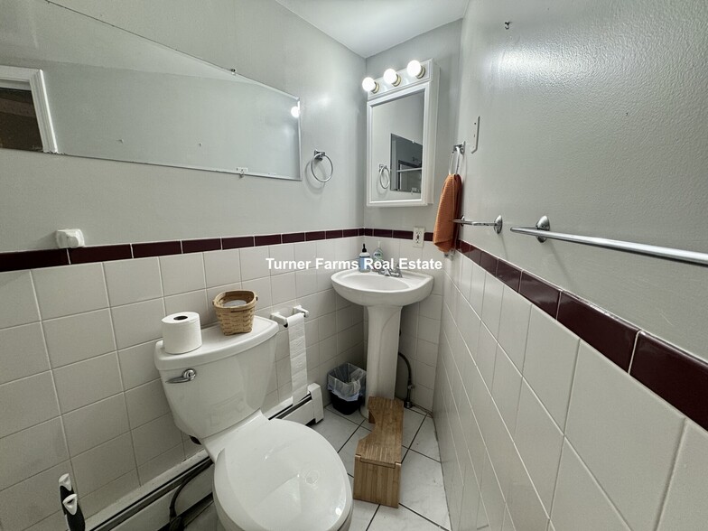 Building Photo - 83 E Brookline St