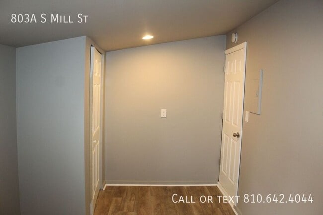 Building Photo - 803 S Mill St