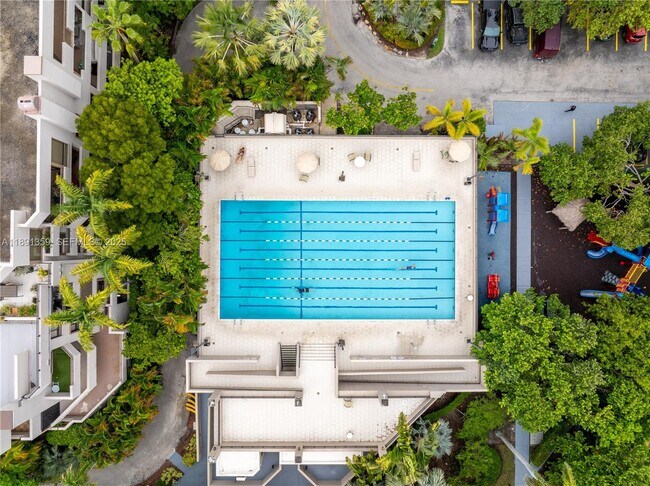 Building Photo - 101 Crandon Blvd