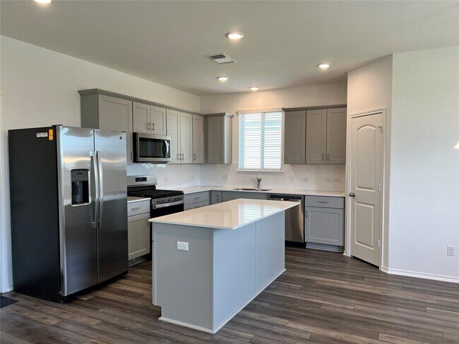 Building Photo - 2053 Cliffbrake Wy