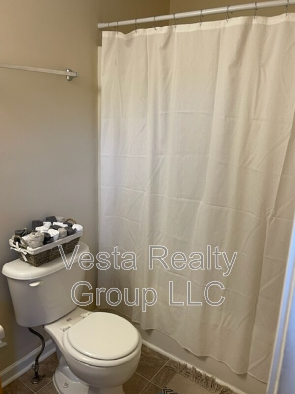 Building Photo - 207 London Dr