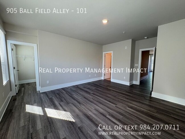 Building Photo - 112 Byrum St