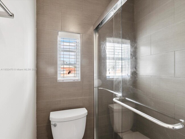 Building Photo - 2431 Biscayne Blvd