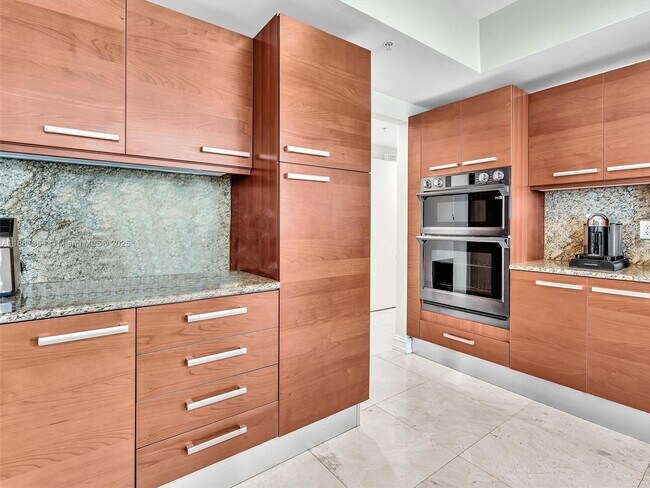 Building Photo - 3535 S Ocean Dr