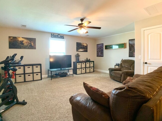 Building Photo - 3734 Silver Fox Ct