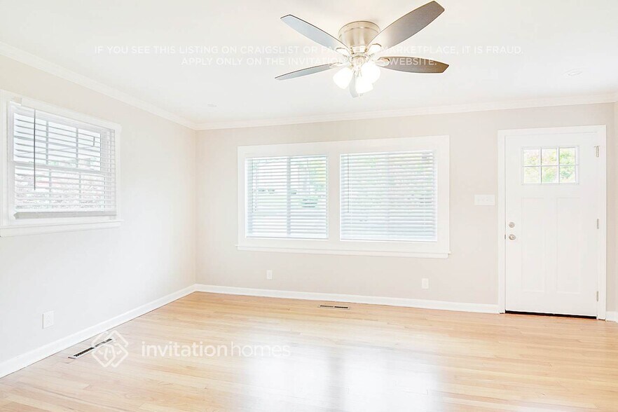 Building Photo - 512 Uzzle St