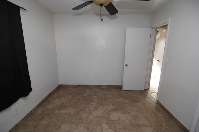 Building Photo - 141 Sea Gull Dr