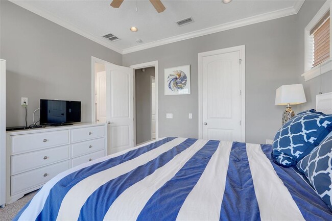 Building Photo - 1021 Castle Pines Ct