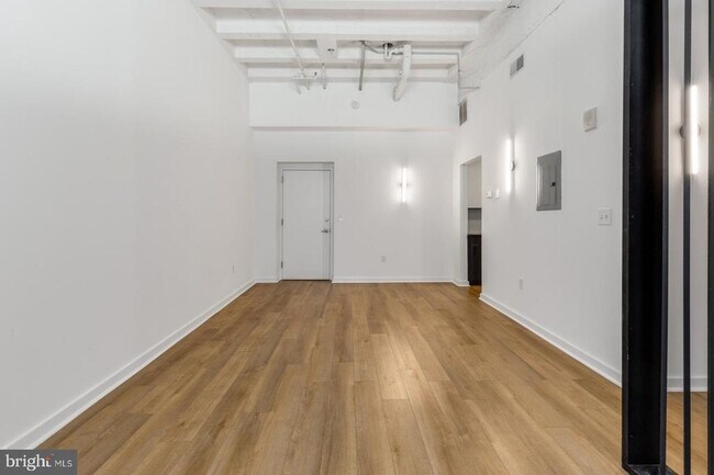 Building Photo - 109 W Wildey St
