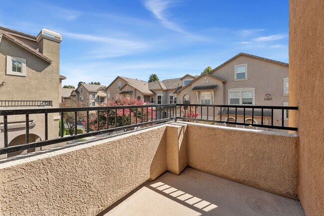 Building Photo - 1316 Milano Dr