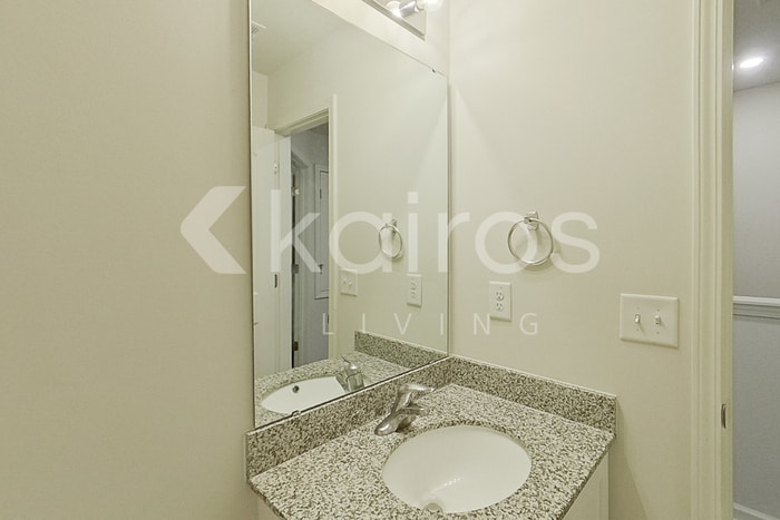 Building Photo - 3921 Miller Dr