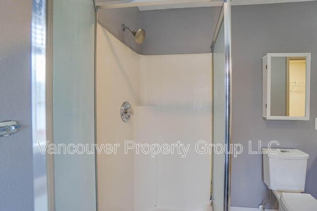 Building Photo - 5606 NE 48th Ave