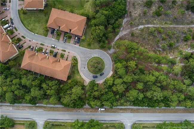 Building Photo - 9512 SW Merlin Ct