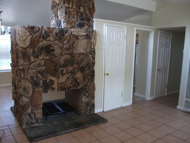 Building Photo - East San Jose Three Bedroom House for Rent