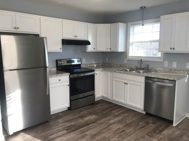 Building Photo - Charming 3 Bed 2 Bath Home In Columbia!