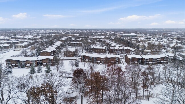 Building Photo - 2556 Waterbury Dr