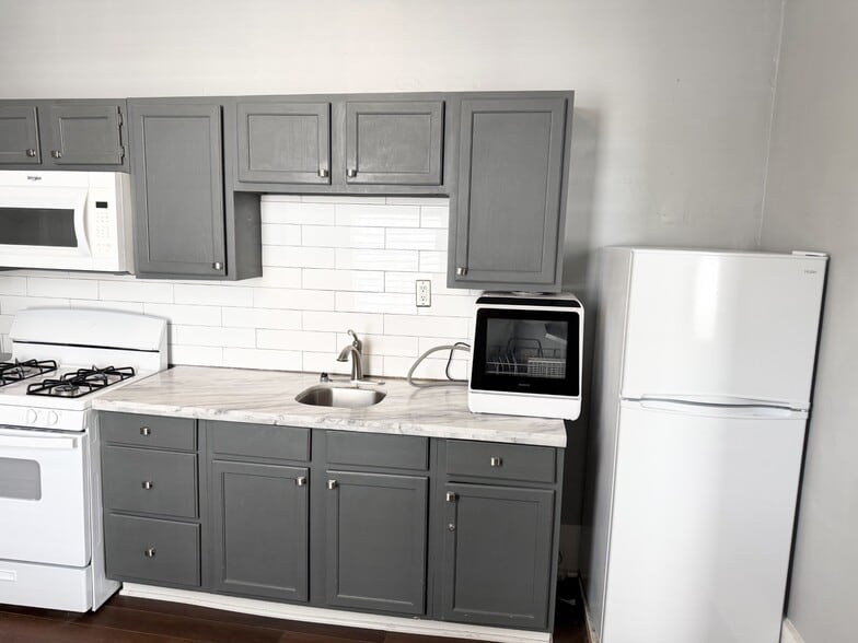 Room 2 - 24 N Cooper St