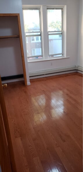 Building Photo - 2014 74th St