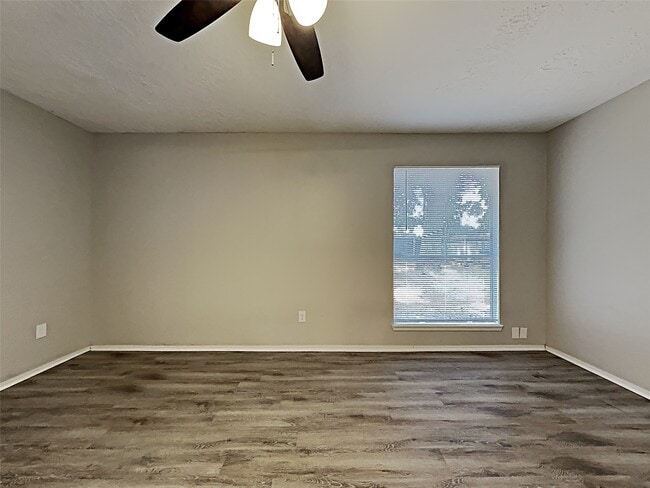 Building Photo - 2214 Spring Dusk Dr