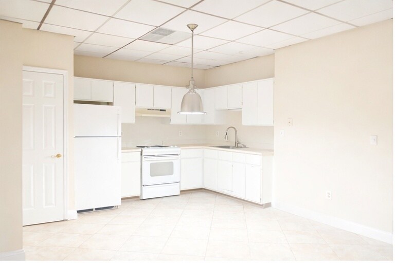 Building Photo - 1507 Meetinghouse Rd