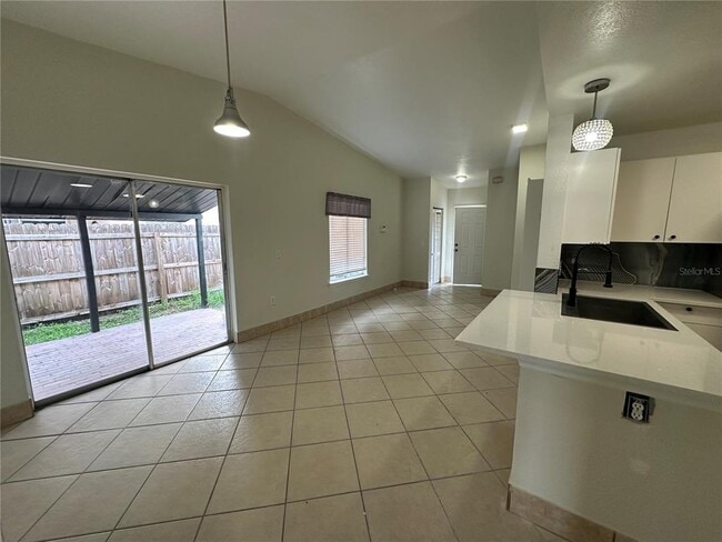 Building Photo - 1000 Dolphin Dr