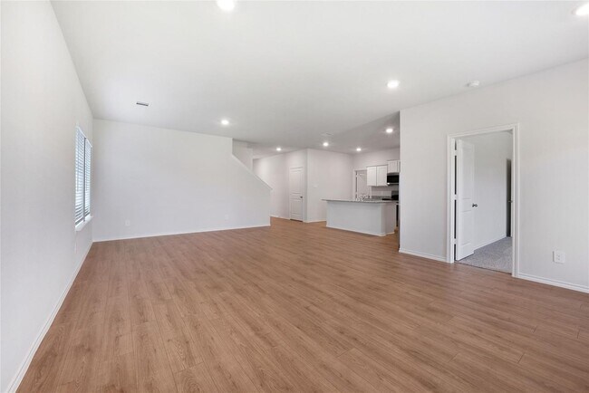 Building Photo - 507 Lantana Rd
