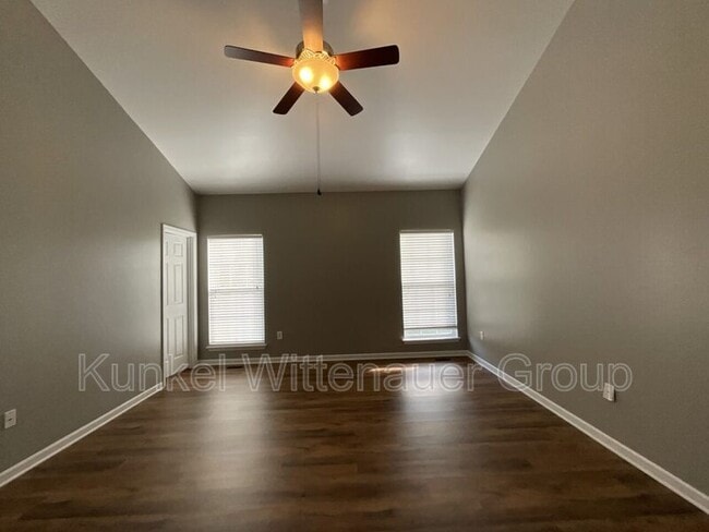 Building Photo - 2308 Four Lakes Dr