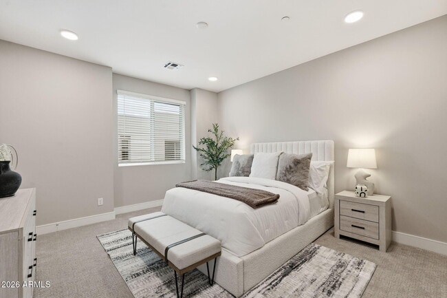 Building Photo - 850 N 8th Ave