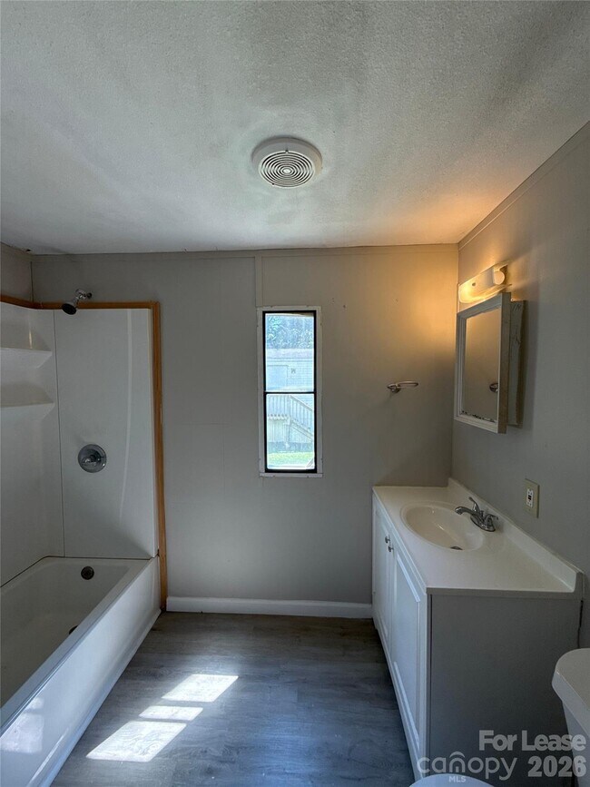 Building Photo - 306 Huffstetler Rd