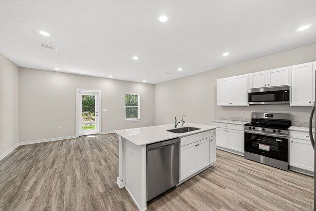 Building Photo - 51 S Main Deck Dr