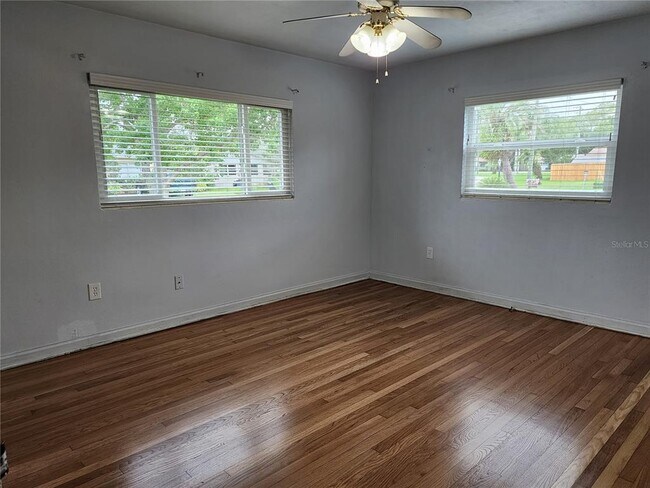 Building Photo - 8 Poinsettia Dr