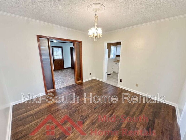 Building Photo - 135 S Greer St