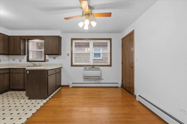 Building Photo - 2 bedroom in Chicago IL 60625