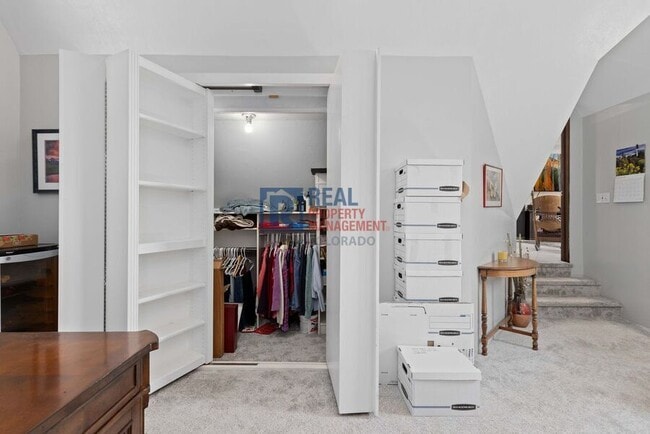 Building Photo - 88 W Irvington Pl