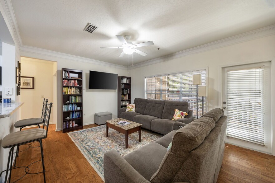 Building Photo - 4007 Westchester Rdg NE