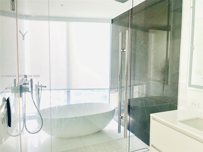 Building Photo - 300 Biscayne Blvd Way