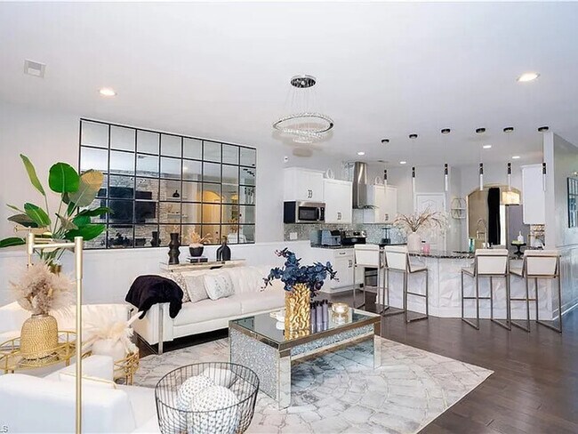 Building Photo - Lease to Own