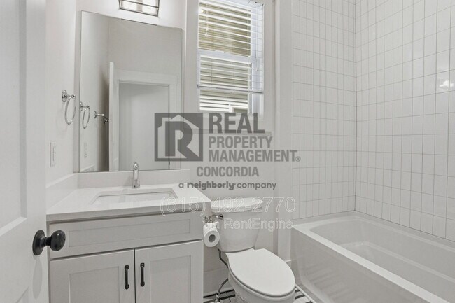 Building Photo - 1607 10th Ave N